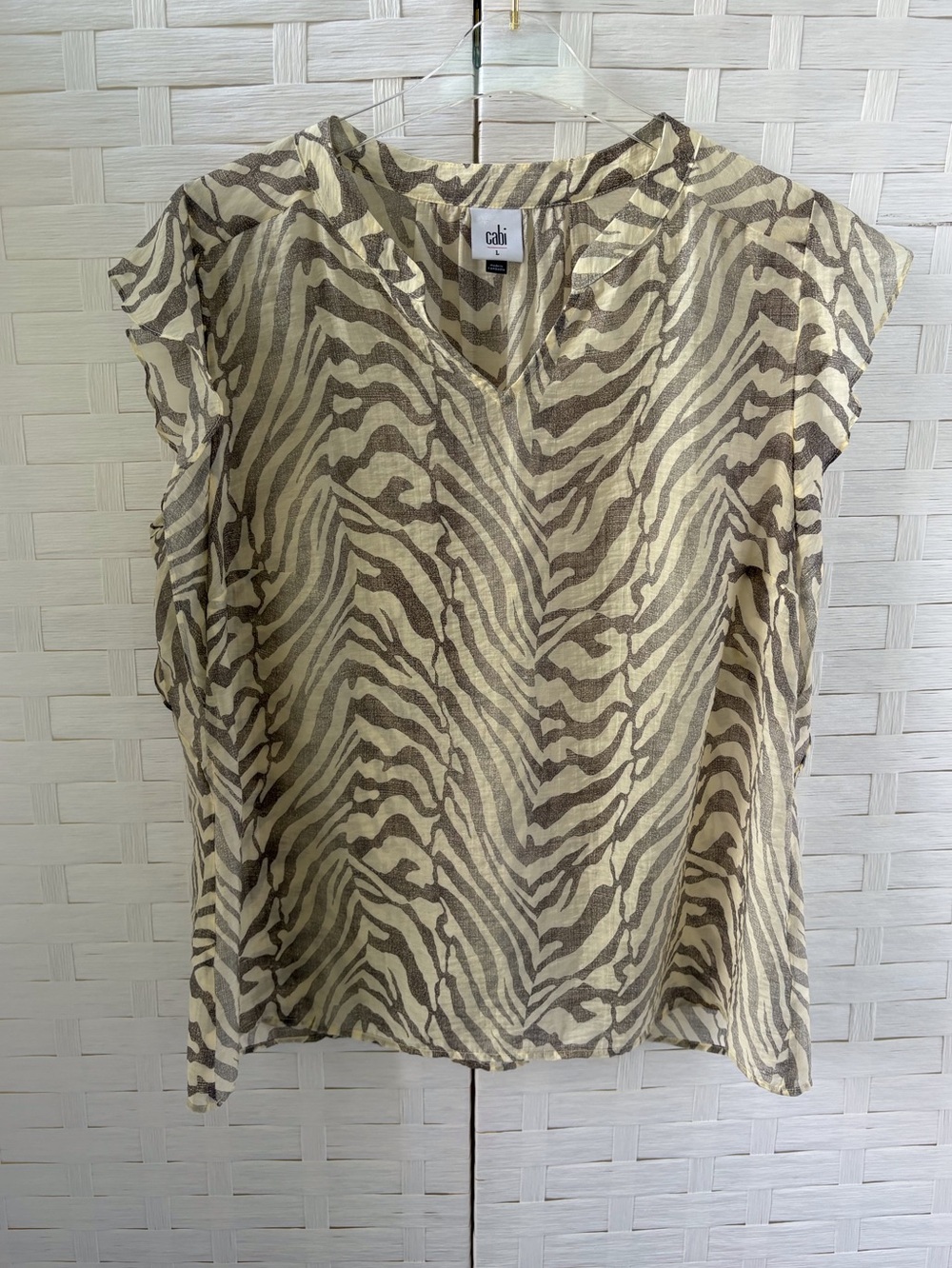 Cabi Large Zebra Print Flutter Ruffle Cap Sleeve‎ V Neck Semi Sheer Relaxed Fit